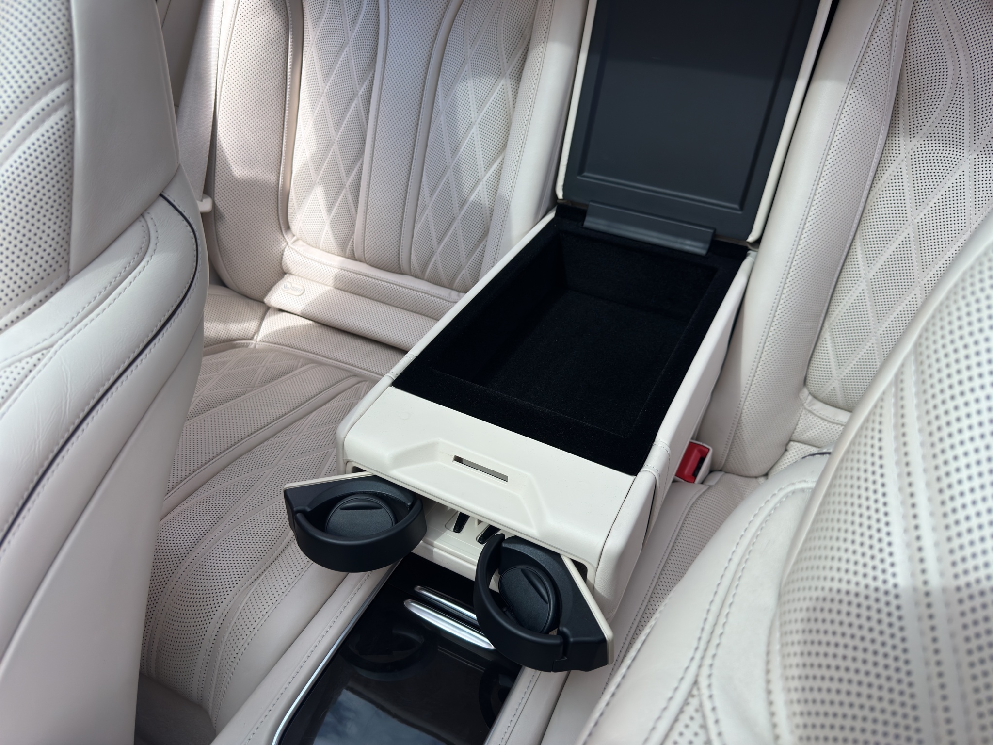 MERCEDES-BENZ S 63 AMG 21