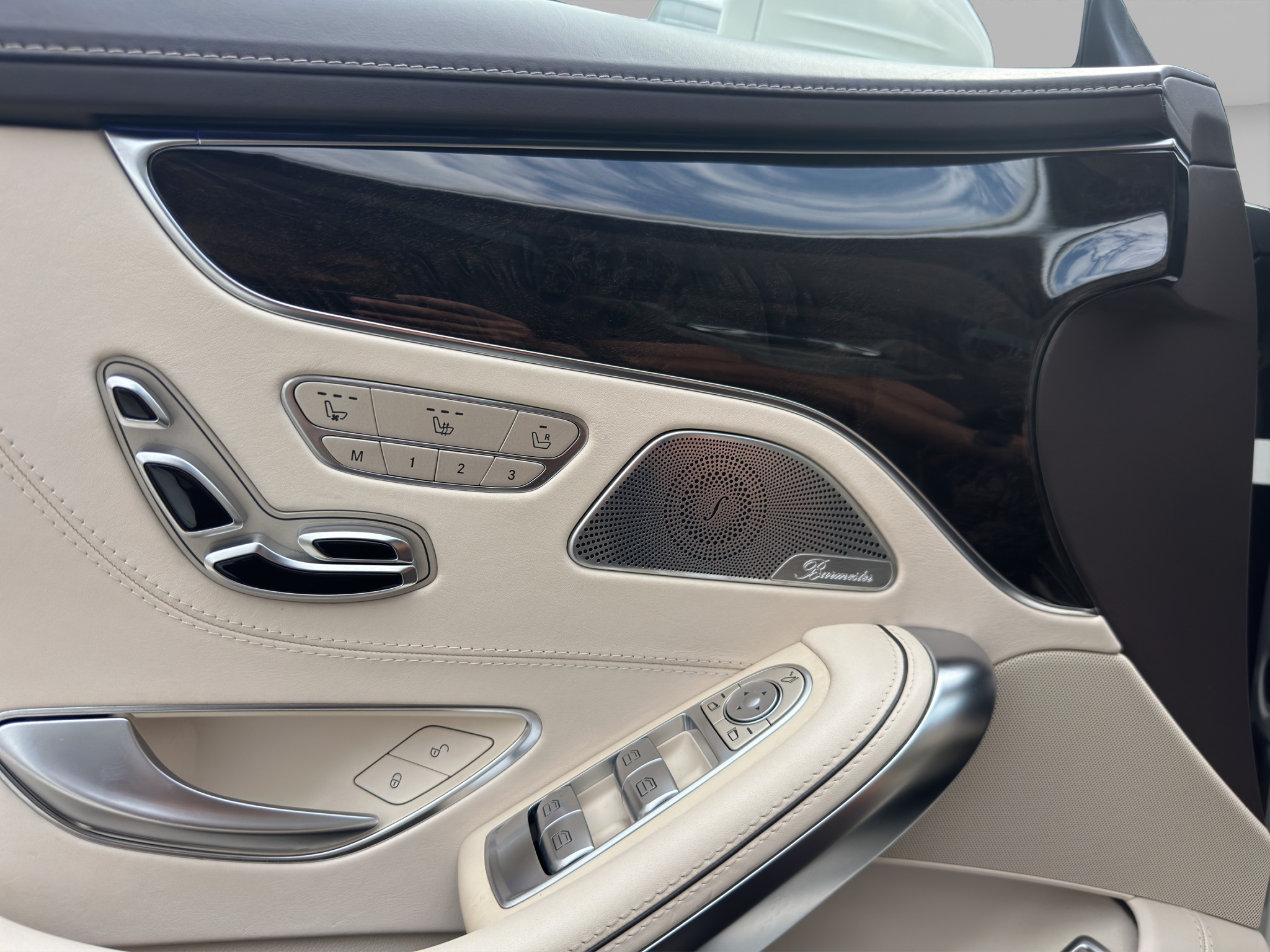 MERCEDES-BENZ S 63 AMG 17