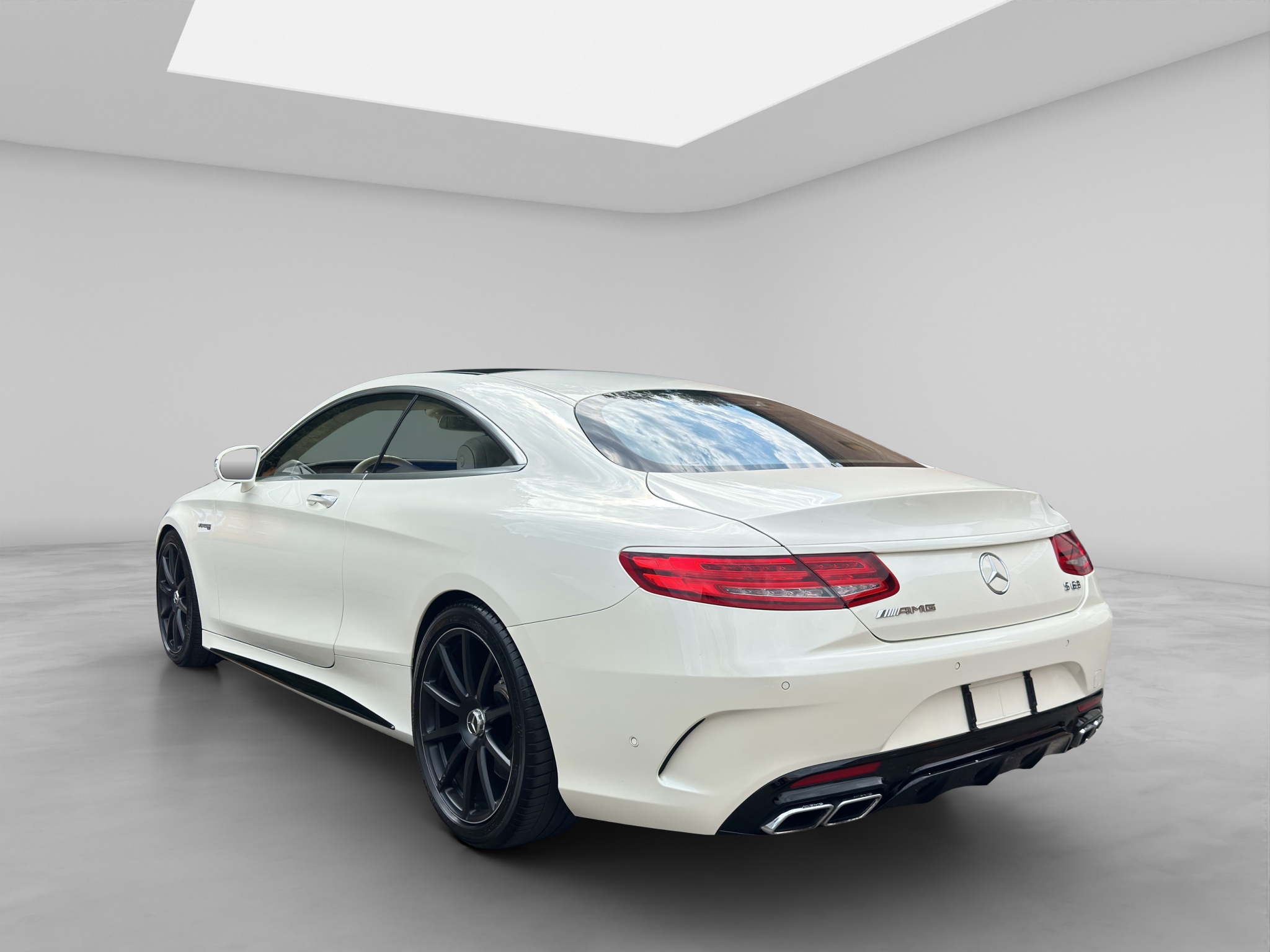 MERCEDES-BENZ S 63 AMG 4
