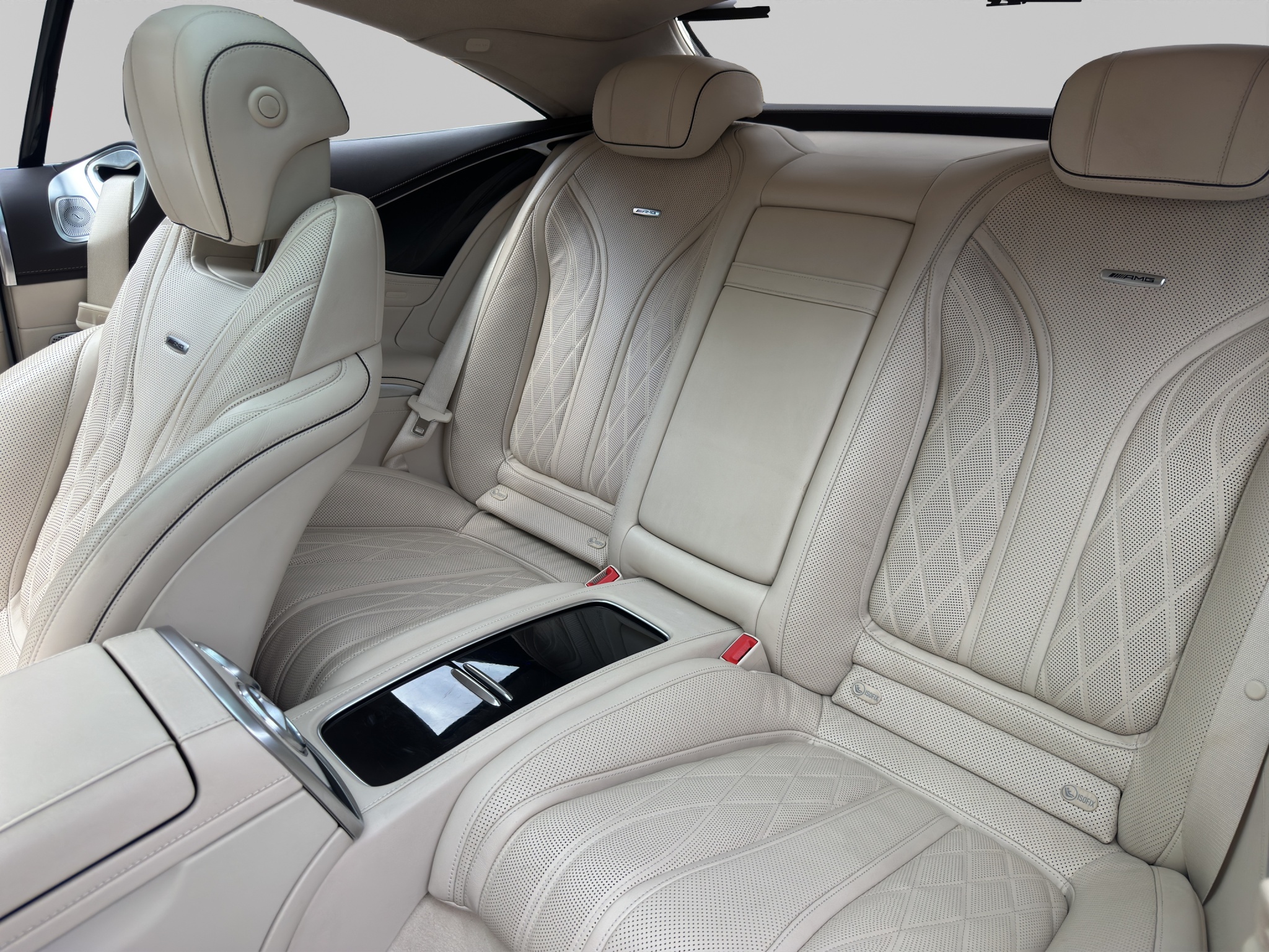 MERCEDES-BENZ S 63 AMG 12
