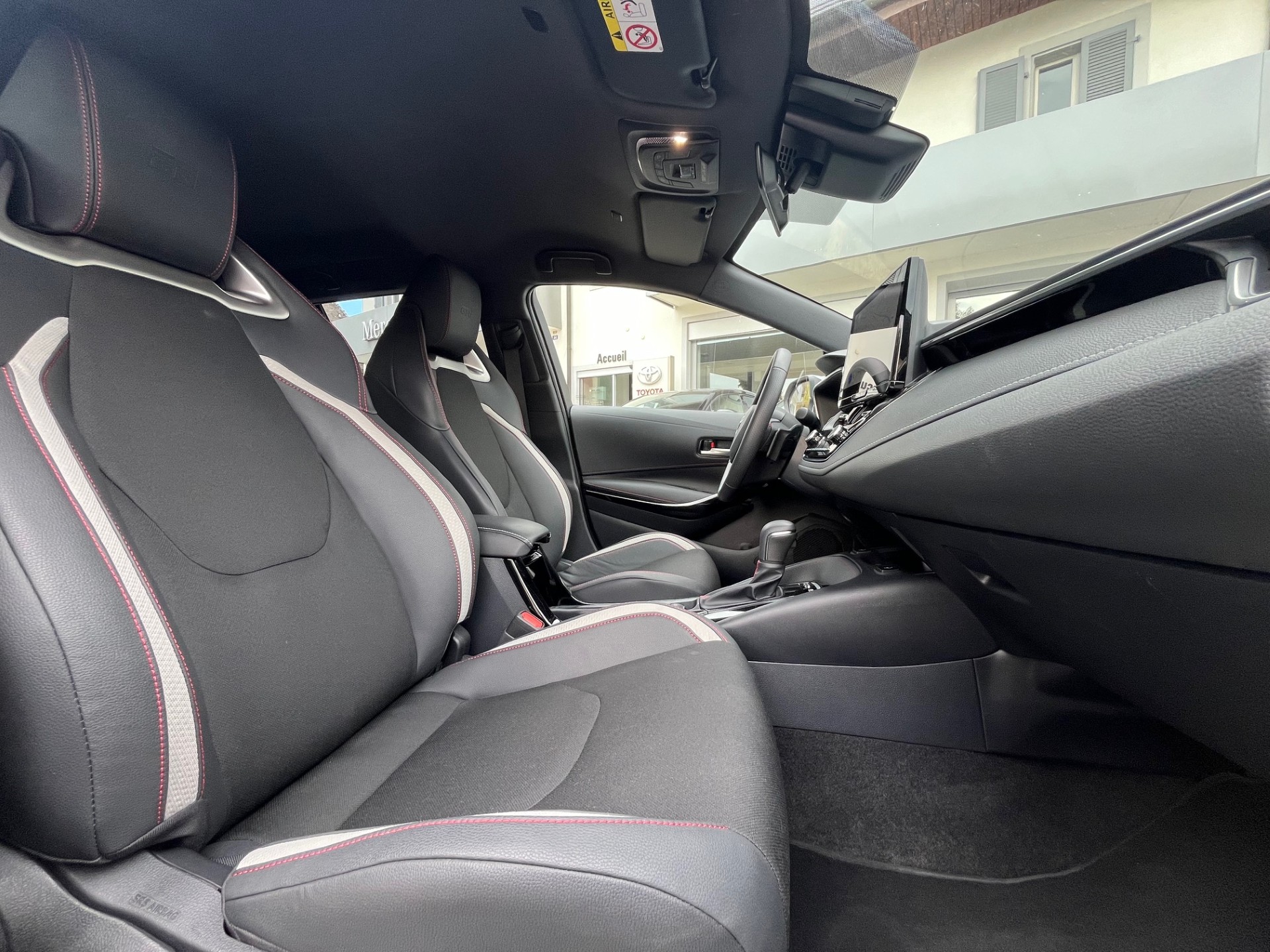 TOYOTA Corolla Touring Sports 2.0 HSD GR Sport e-CVT - 8