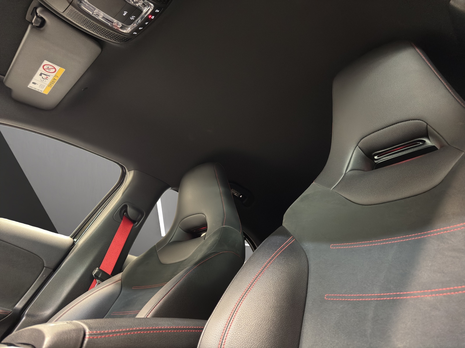 MERCEDES-BENZ A 35 AMG 4Matic - 14