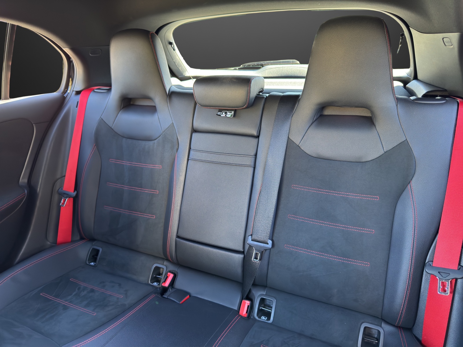 MERCEDES-BENZ A 35 AMG 4Matic - 15