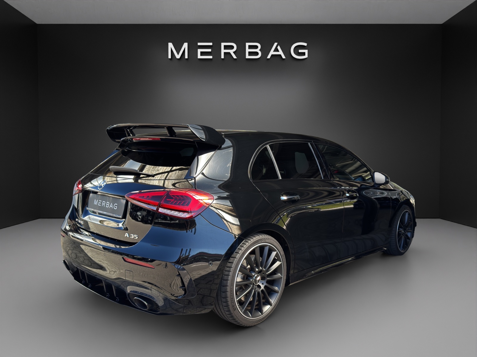 MERCEDES-BENZ A 35 AMG 4Matic - 5