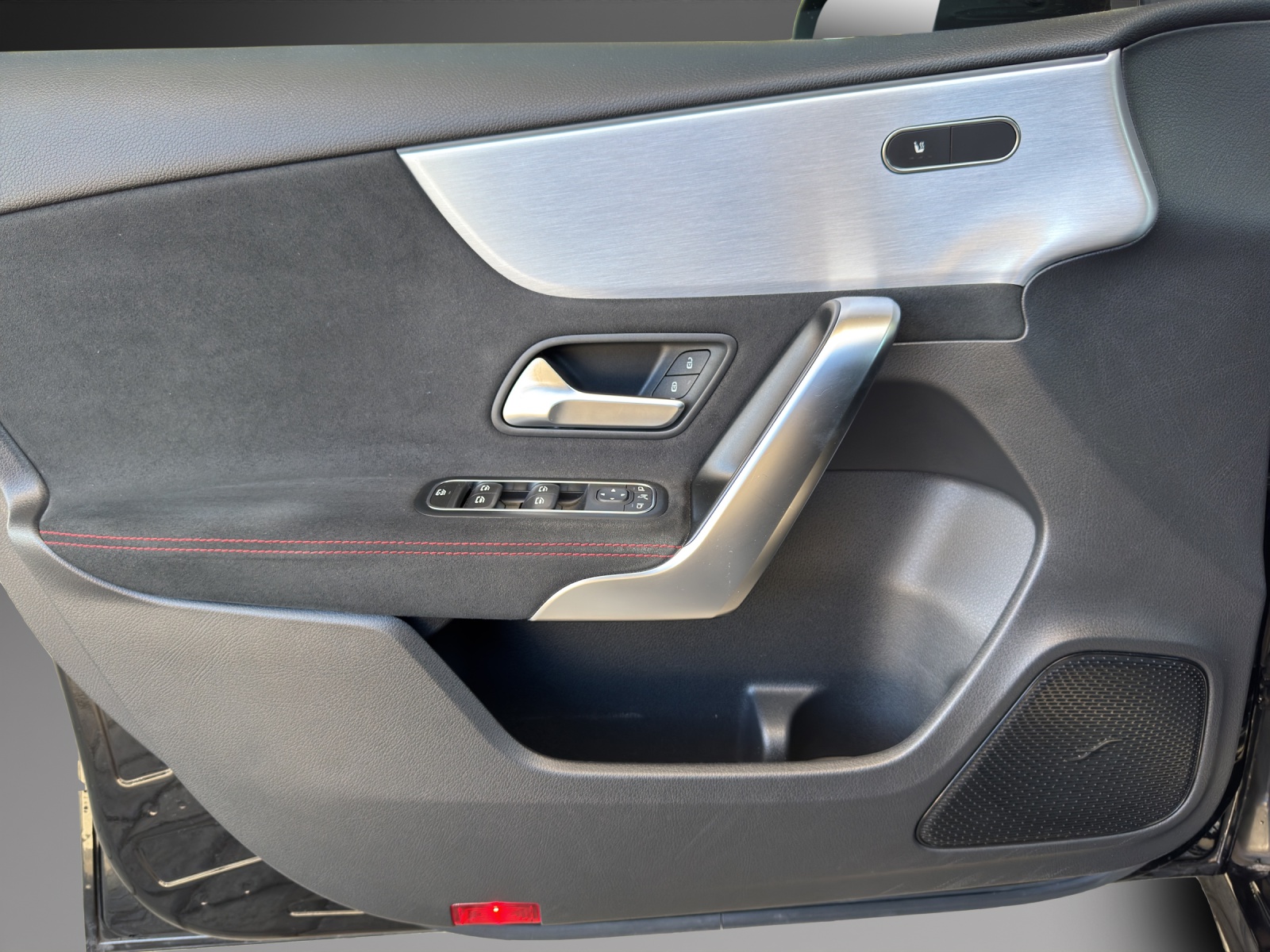 MERCEDES-BENZ A 35 AMG 4Matic - 13