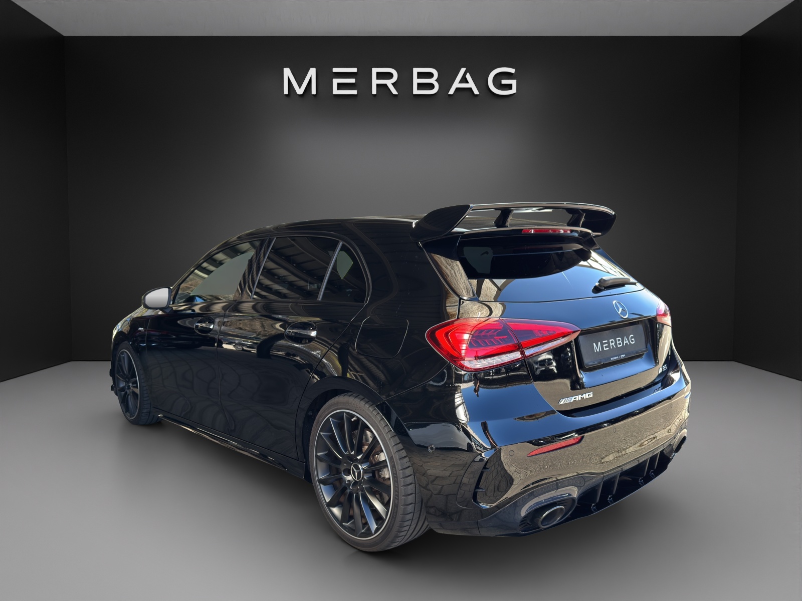 MERCEDES-BENZ A 35 AMG 4Matic - 3