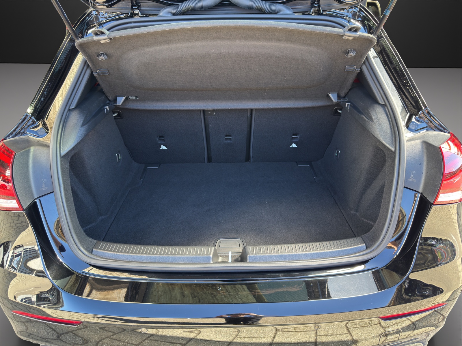 MERCEDES-BENZ A 35 AMG 4Matic - 9