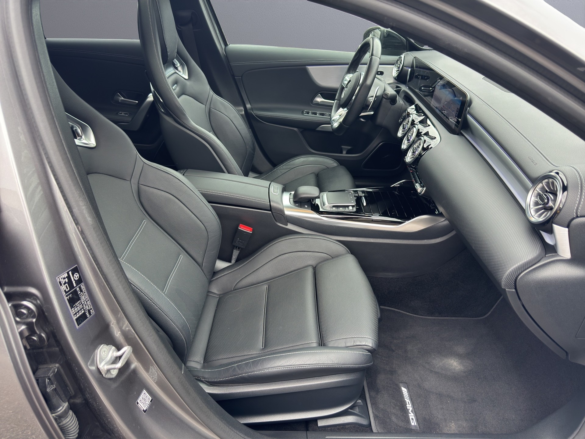 MERCEDES-BENZ A 45 S AMG 4Matic+ Speedshift - 16