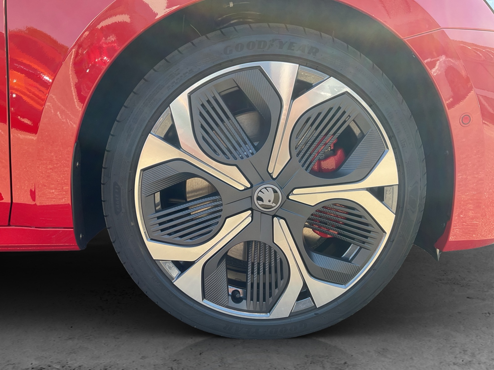 SKODA Octavia Combi 2.0 TSI DSG RS 30 Years Edition - 13
