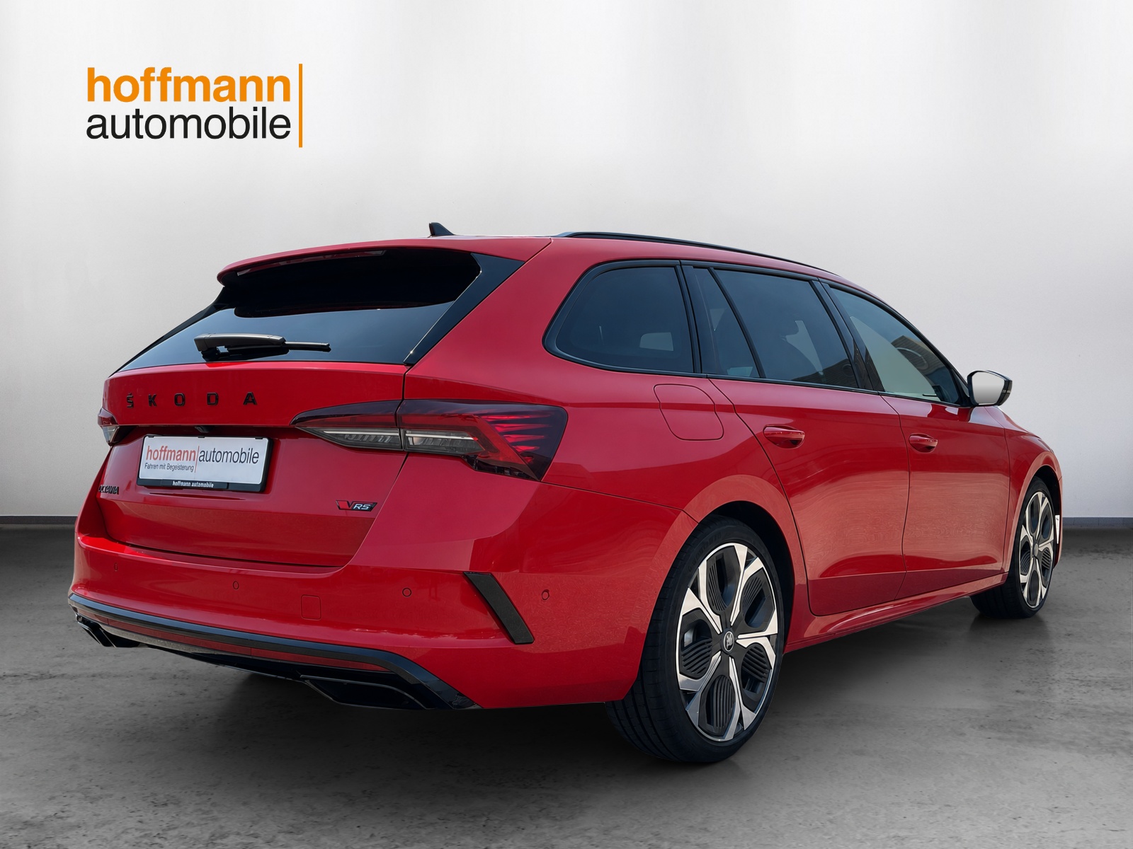 SKODA Octavia Combi 2.0 TSI DSG RS 30 Years Edition - 4