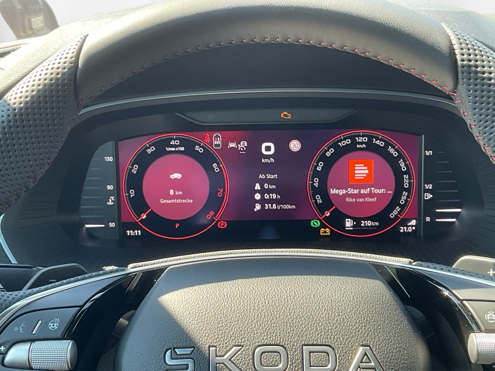 SKODA Octavia Combi 2.0 TSI DSG RS 30 Years Edition - 8