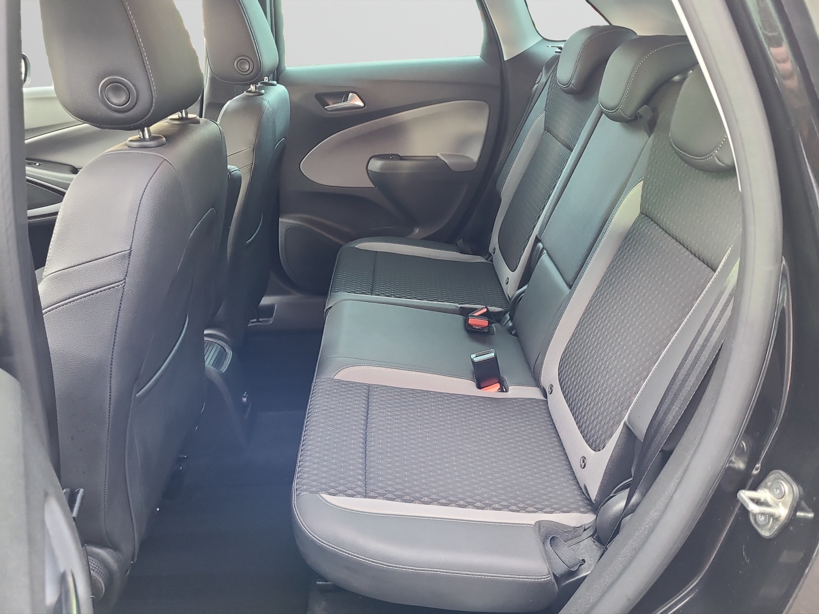 OPEL Crossland X 1.2i Ultimate - 12