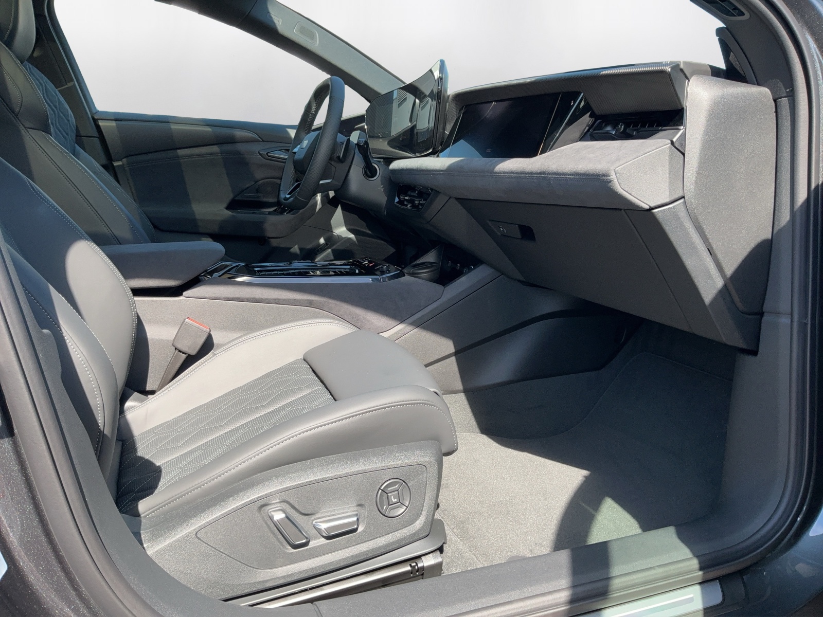 AUDI A6 Avant e-tron quattro - 14