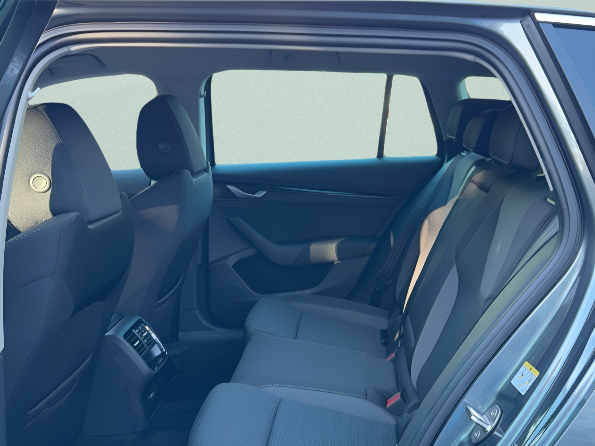 SKODA Octavia Combi 1.5 TSI mHEV DSG Selection - 17
