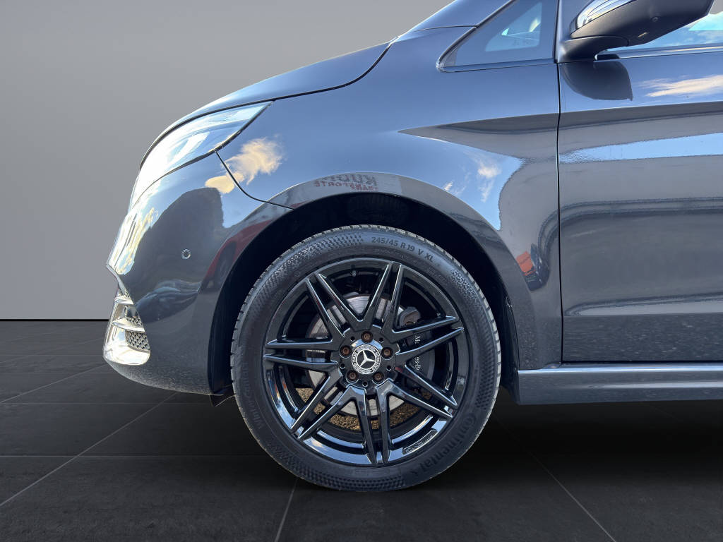 MERCEDES-BENZ V 300 d Swiss Ed. lang 4matic Van - 18