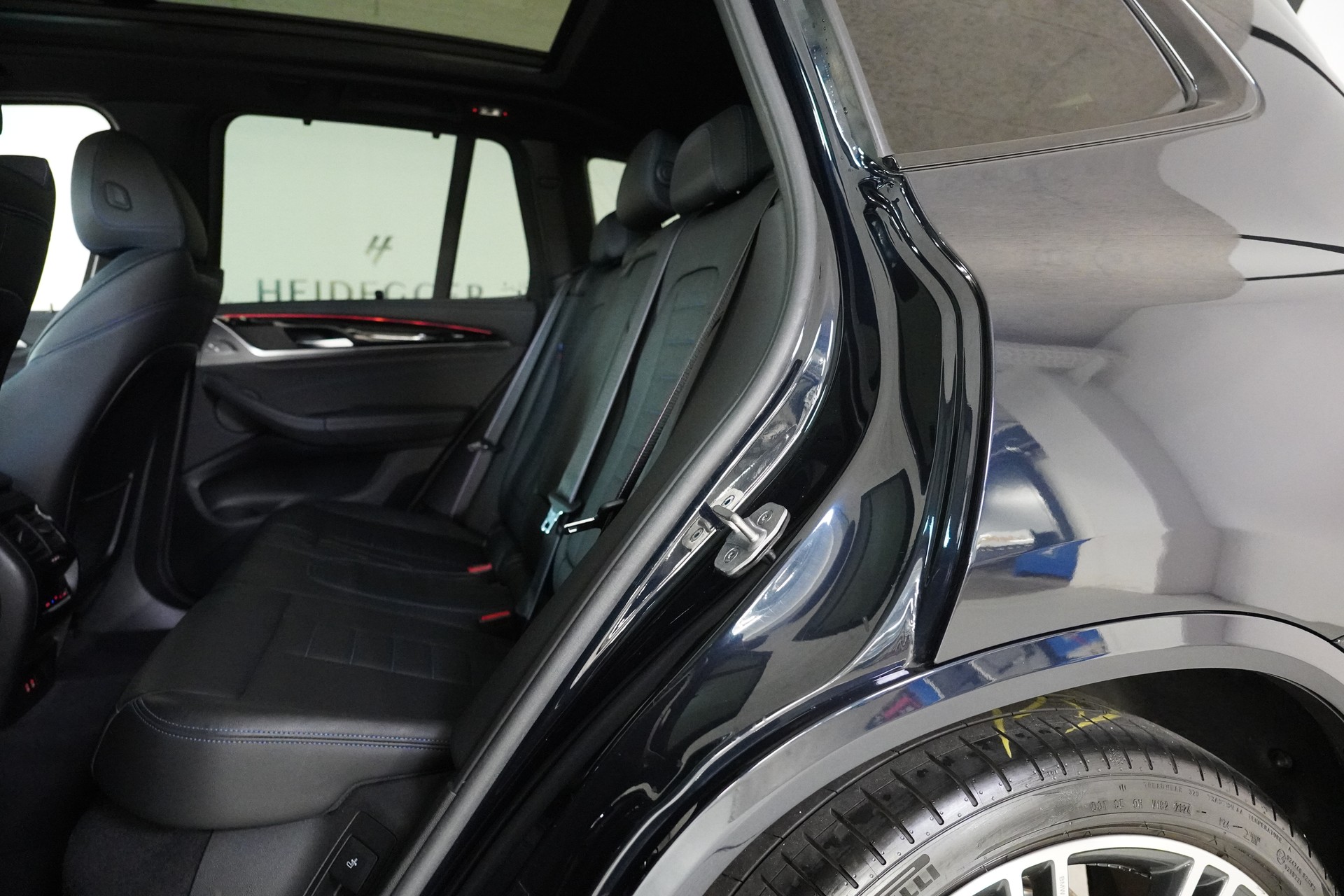 BMW X3 M40i Travel - 13