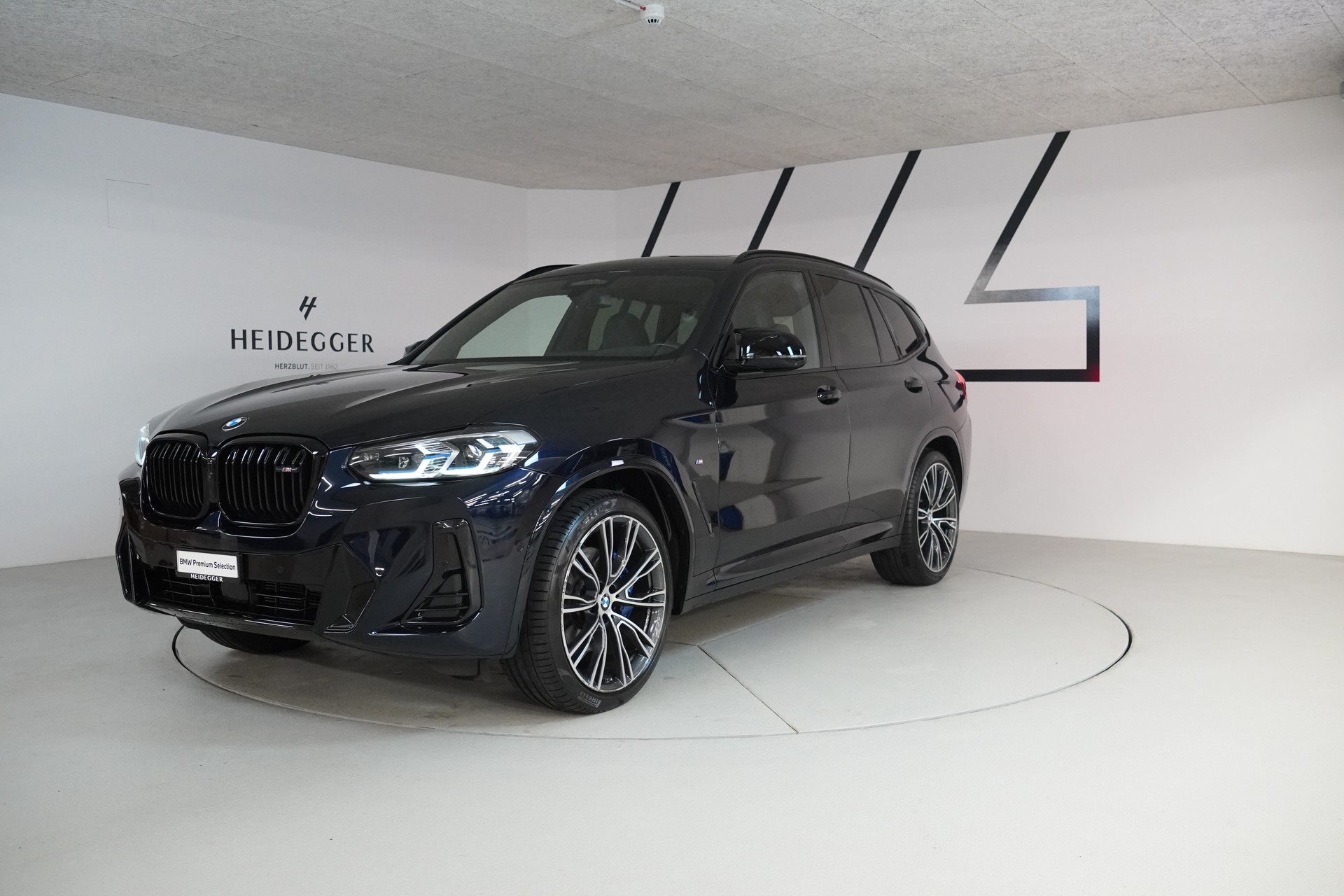 BMW X3 M40i Travel