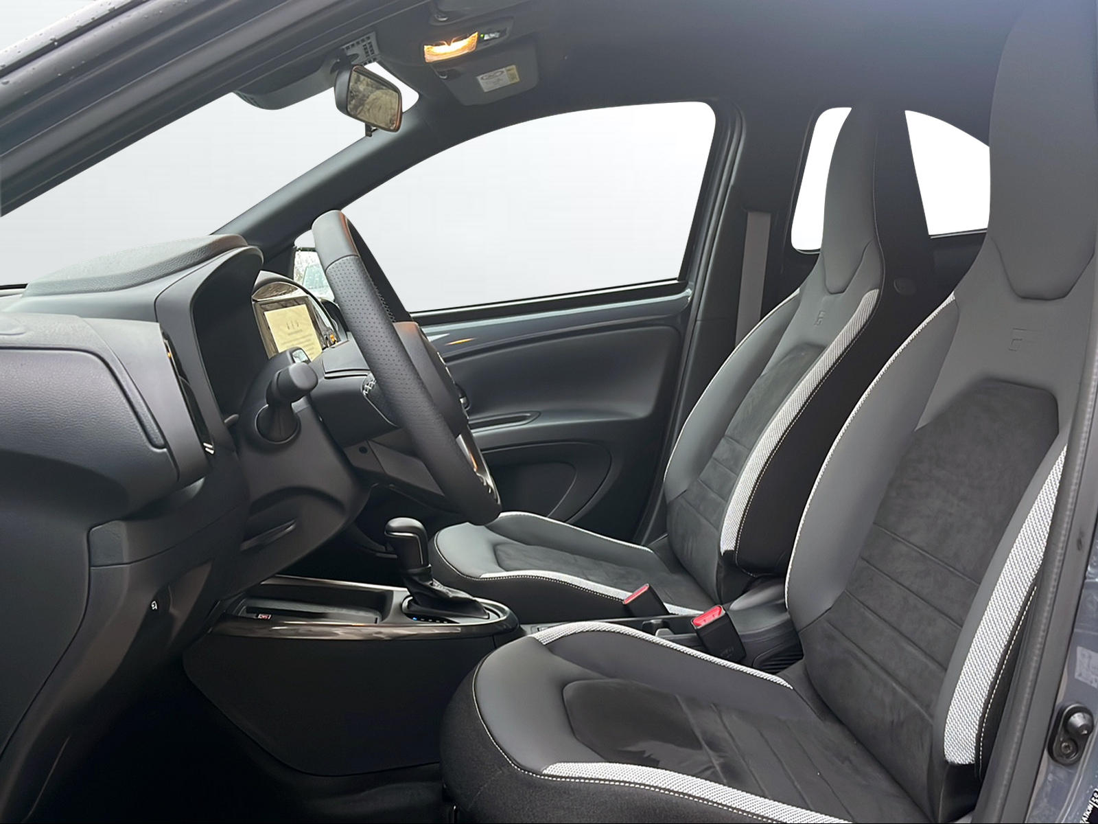 TOYOTA Aygo X 1.5 GR Sport e-CVT - 7