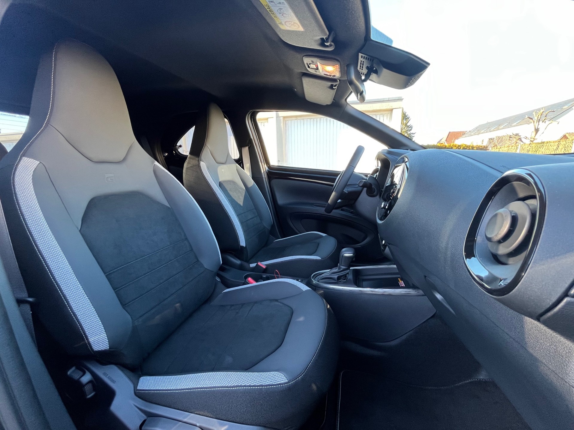 TOYOTA Aygo X 1.5 GR Sport e-CVT - 14