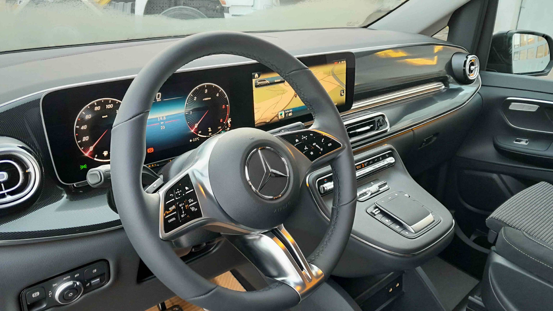 MERCEDES-BENZ V 250d Style L 4x4 - 9