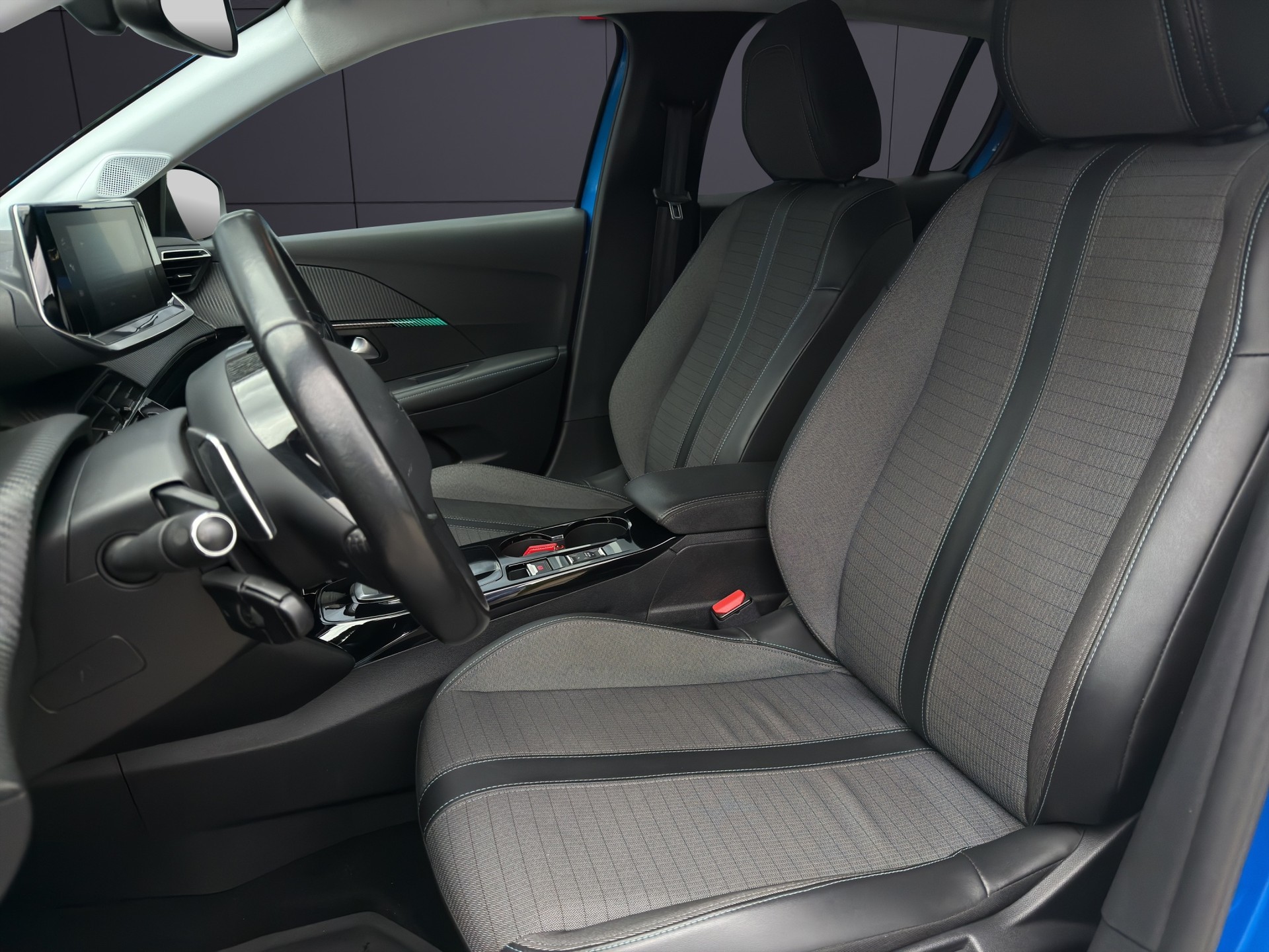 PEUGEOT 208 1.2 Allure - 6