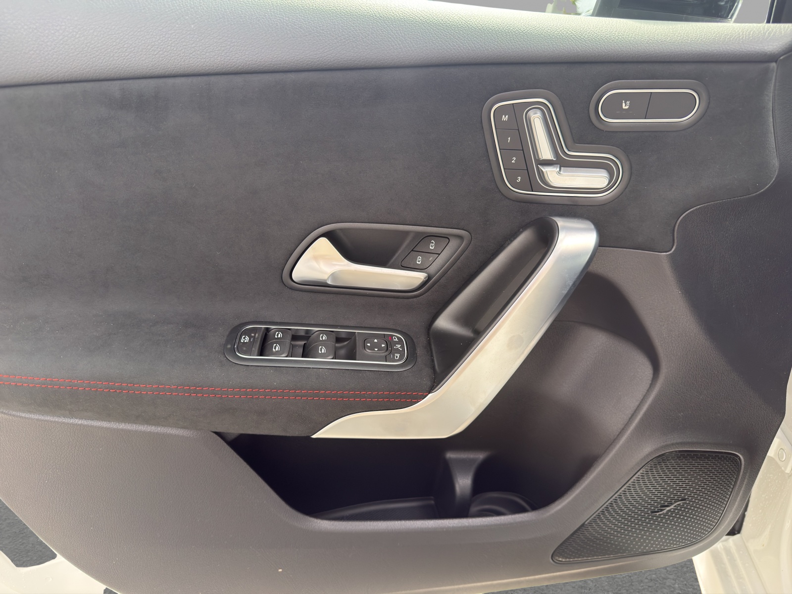 MERCEDES-BENZ A 220 4Matic 8G-DCT - 12