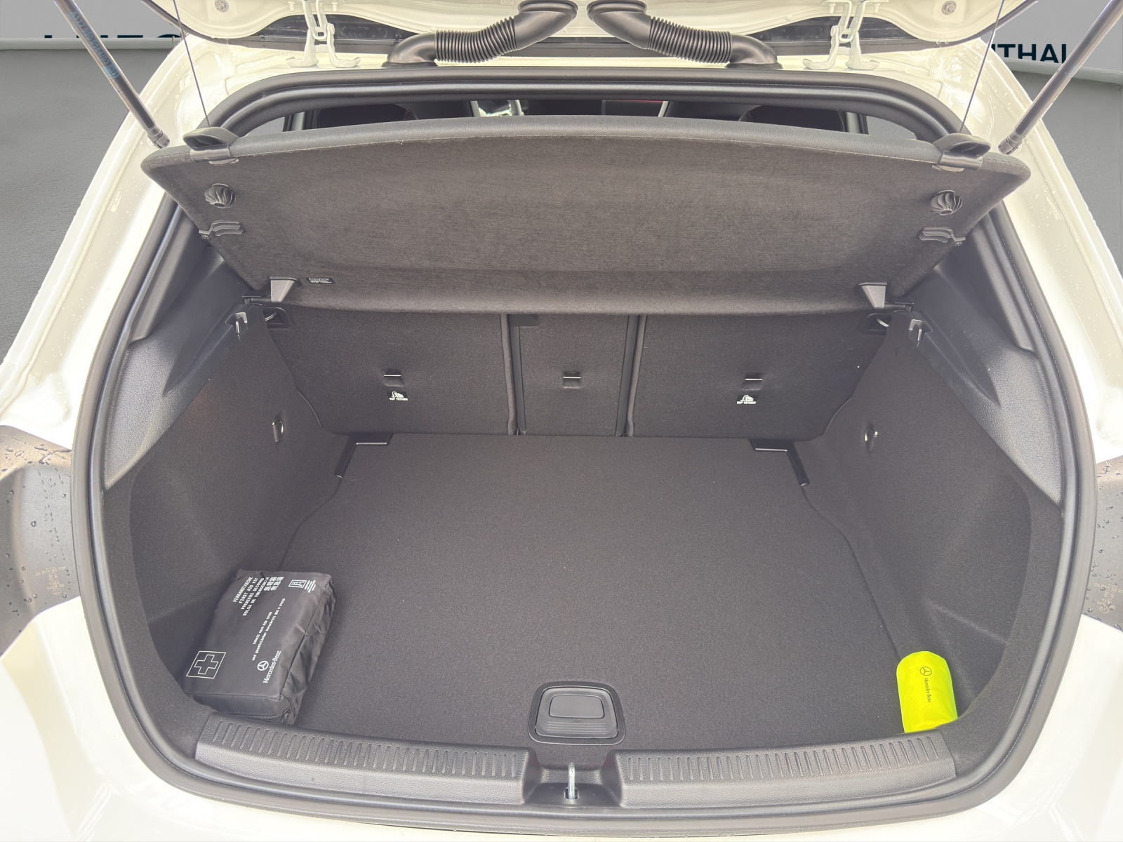MERCEDES-BENZ A 220 4Matic 8G-DCT - 14