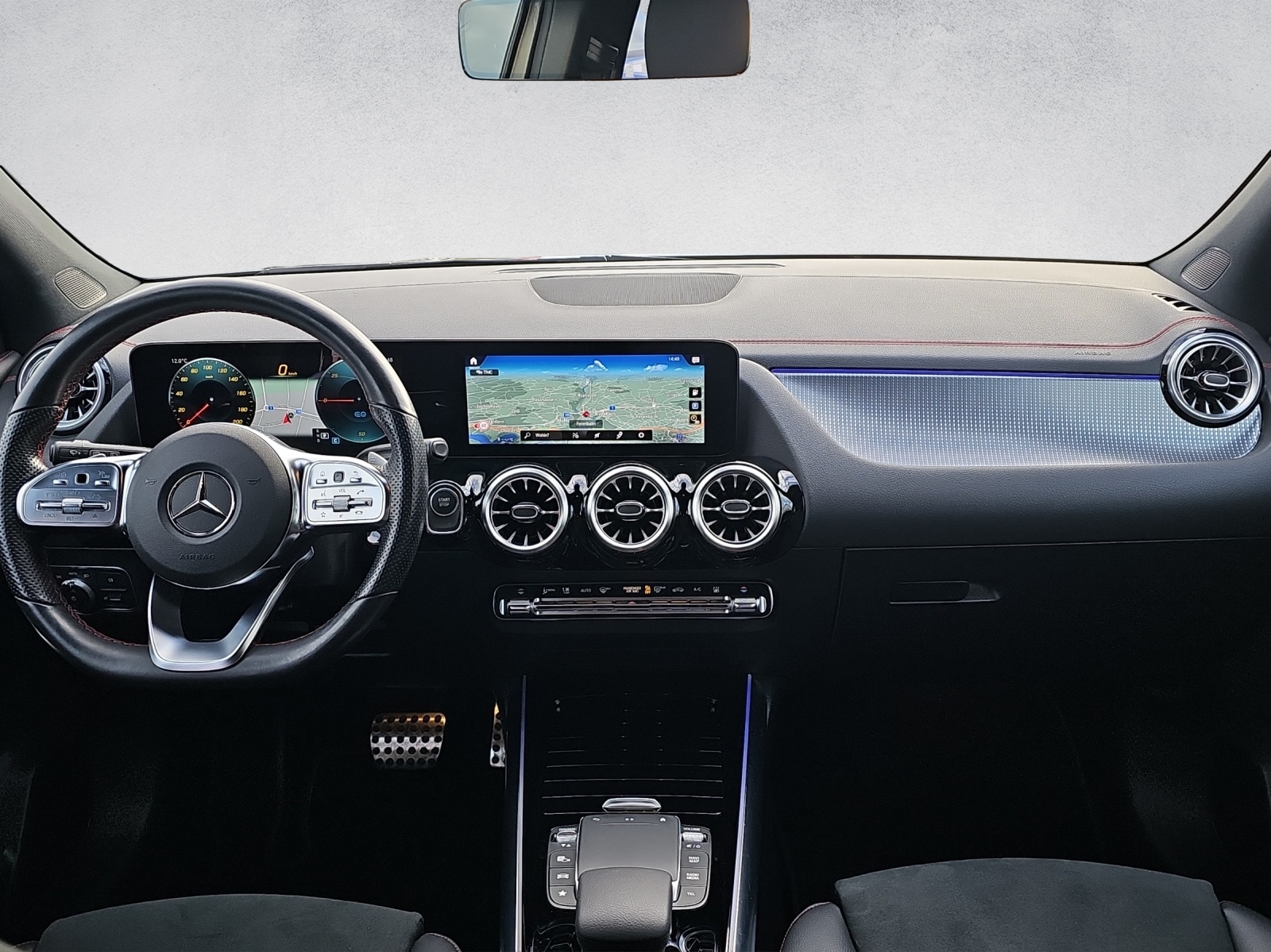 MERCEDES-BENZ EQA 300 AMG Line 4Matic - 9