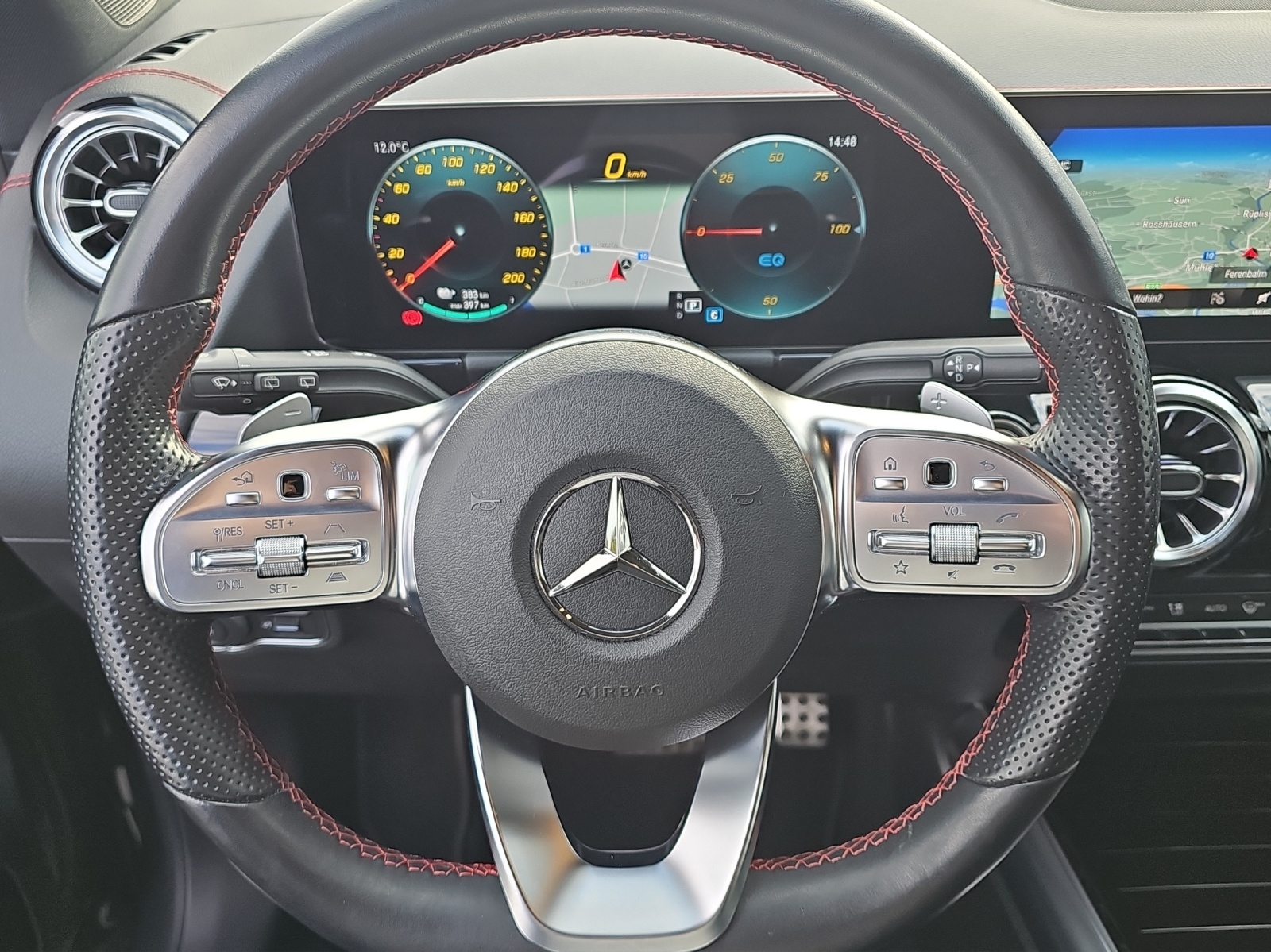 MERCEDES-BENZ EQA 300 AMG Line 4Matic - 12