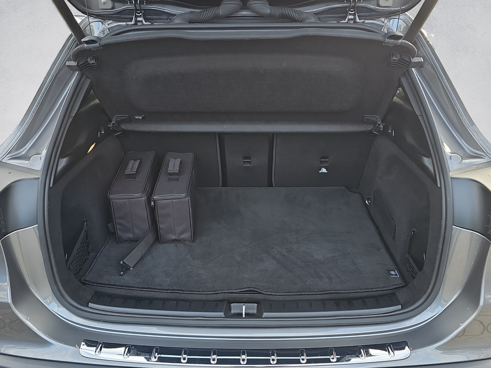 MERCEDES-BENZ EQA 300 AMG Line 4Matic - 17