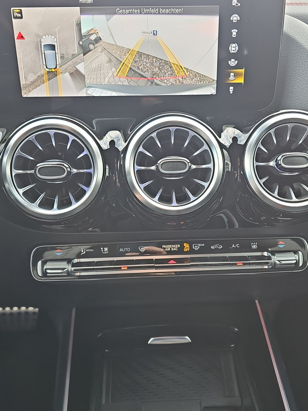 MERCEDES-BENZ EQA 300 AMG Line 4Matic - 13