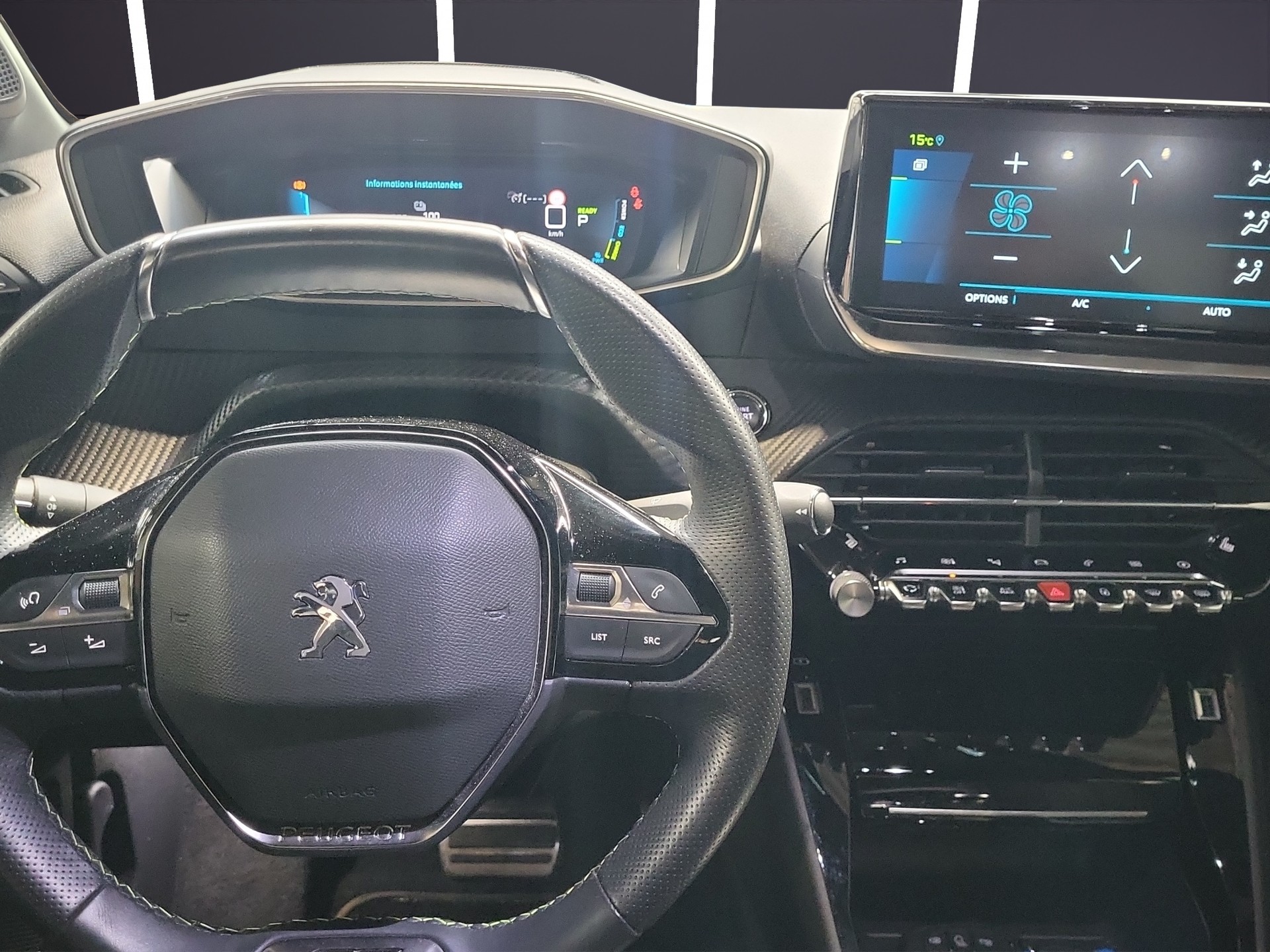 PEUGEOT 208 - 7