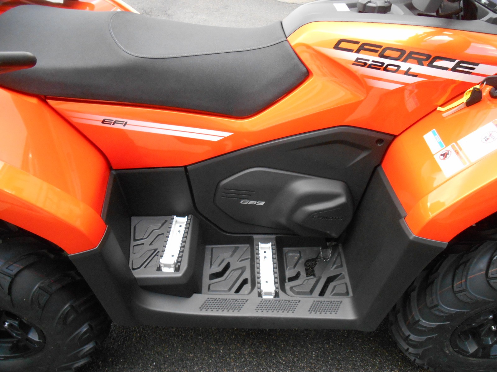 CF MOTO CForce 520L DLX 4x4 - 8