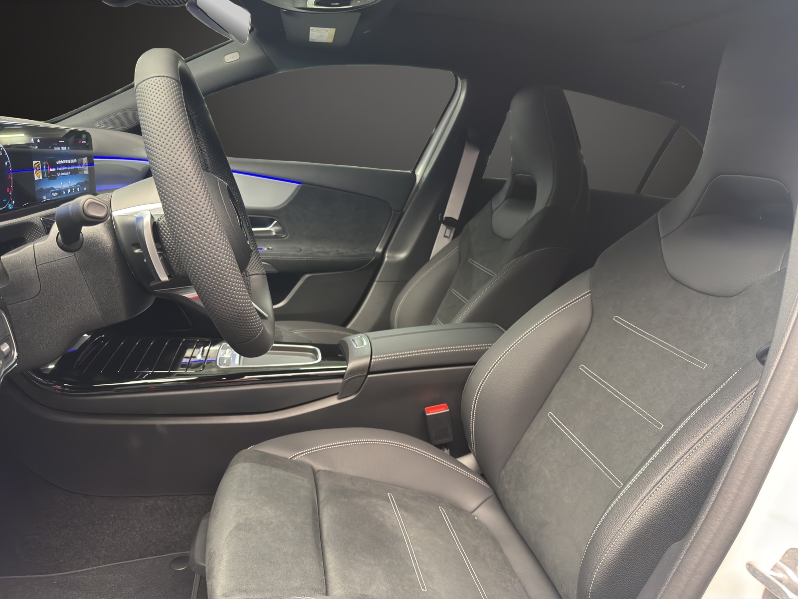 MERCEDES-BENZ A 250 4Matic 8G-DCT - 12