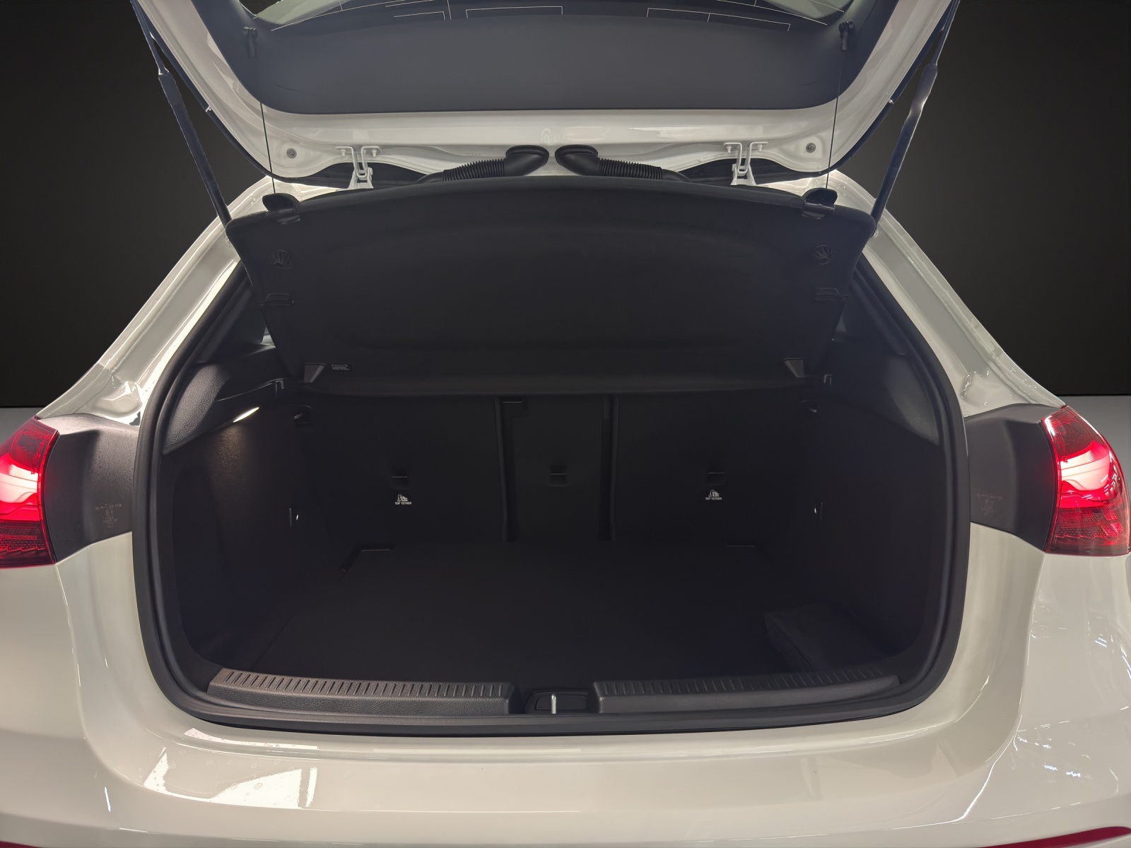 MERCEDES-BENZ A 250 4Matic 8G-DCT - 17