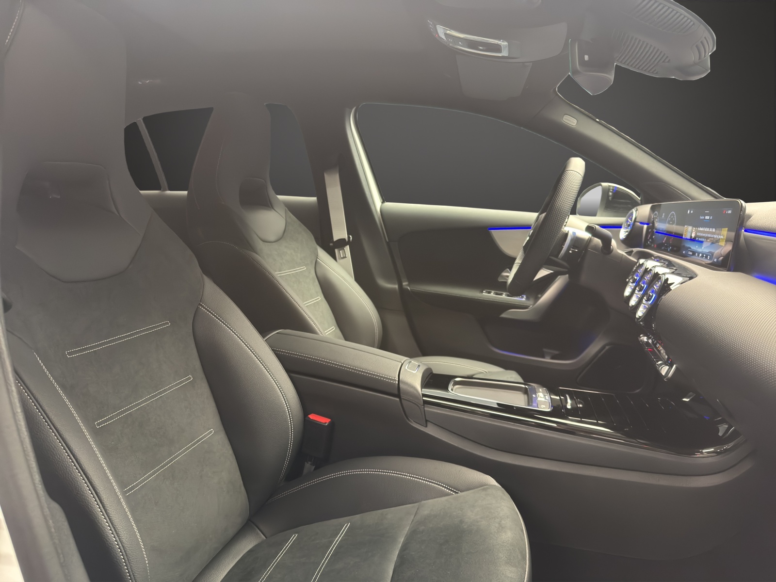 MERCEDES-BENZ A 250 4Matic 8G-DCT - 16