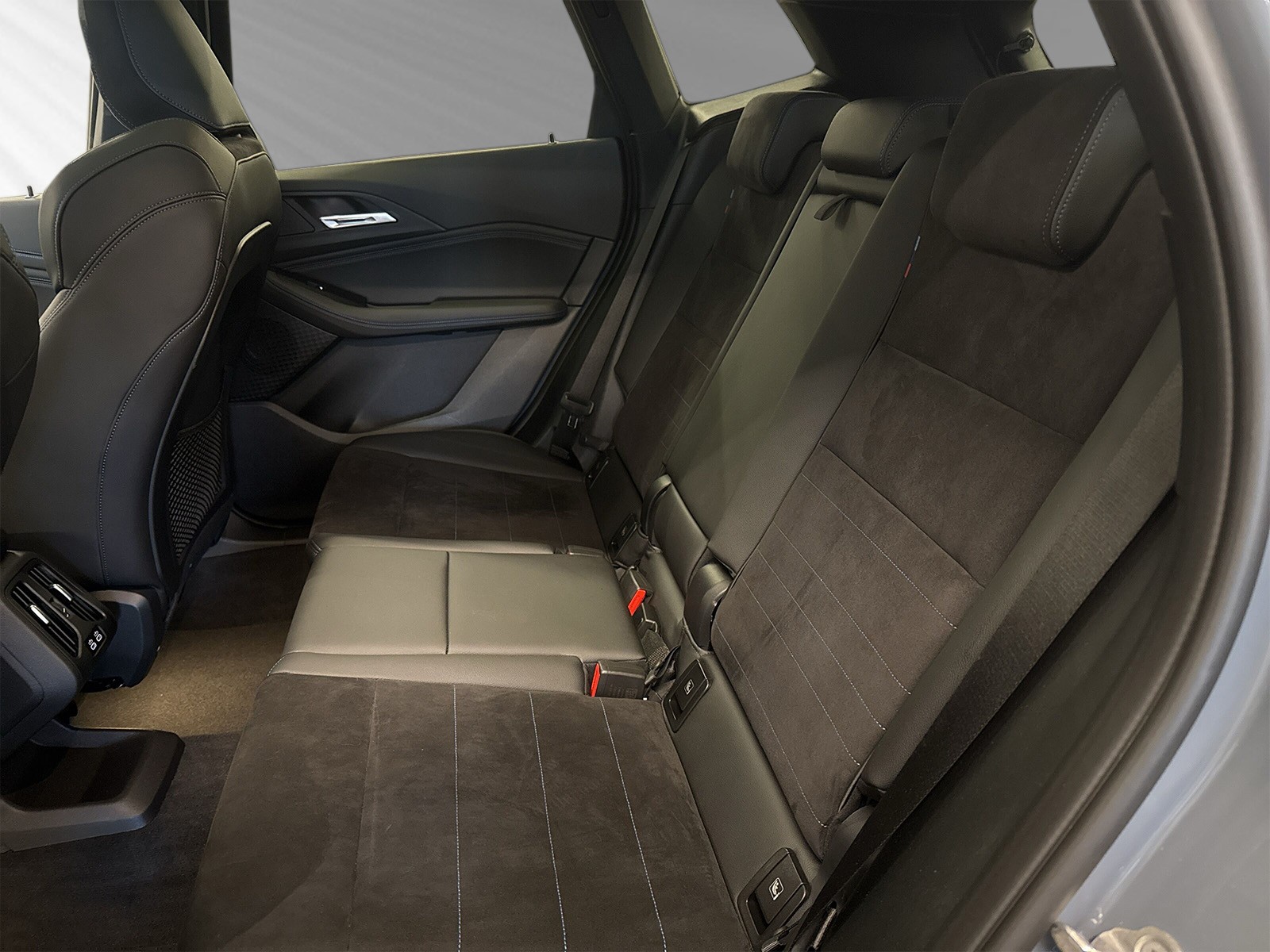 BMW 218i Active Tourer M Sport DKG - 7