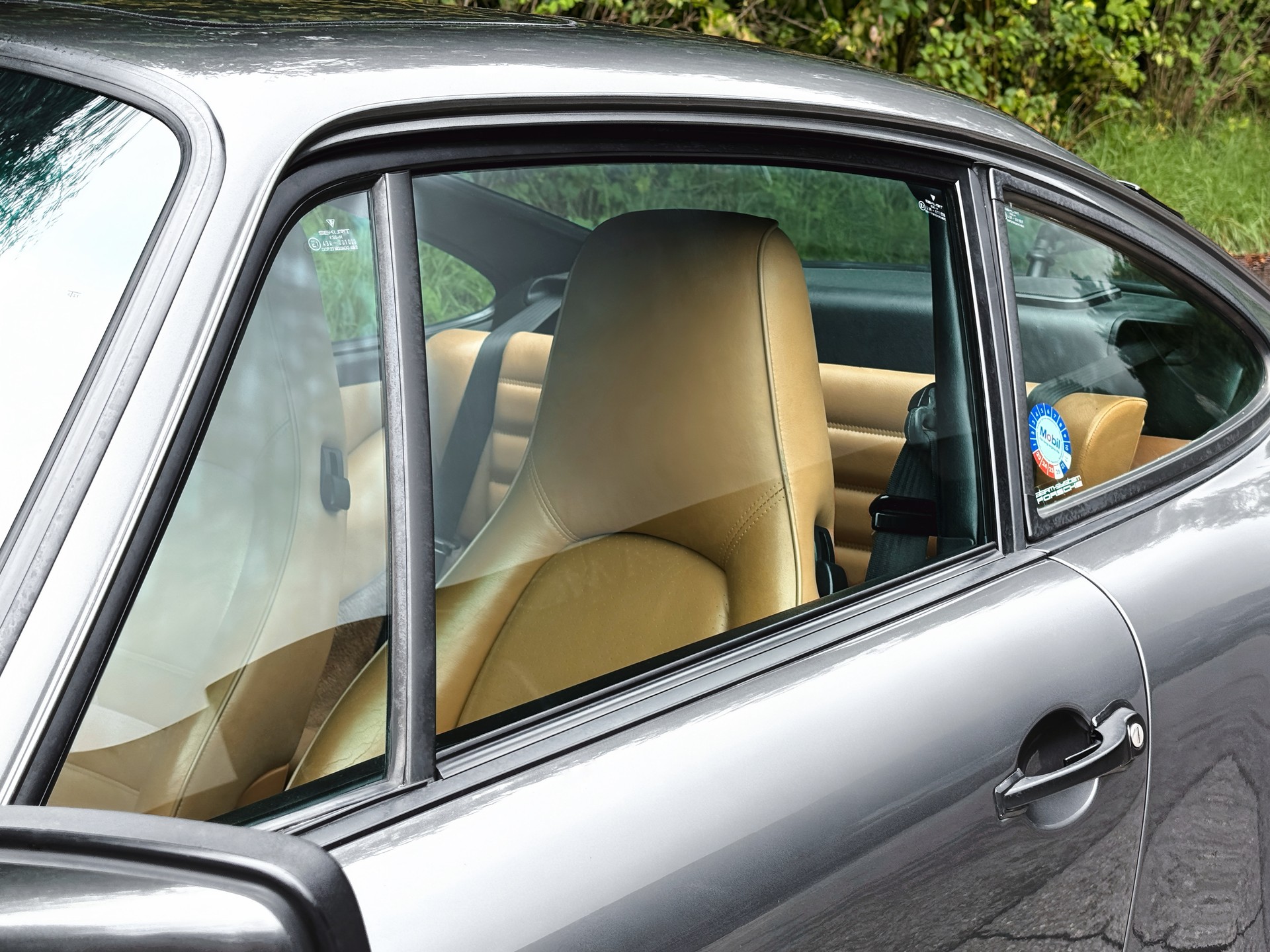 PORSCHE 911 Carrera 2 - 29