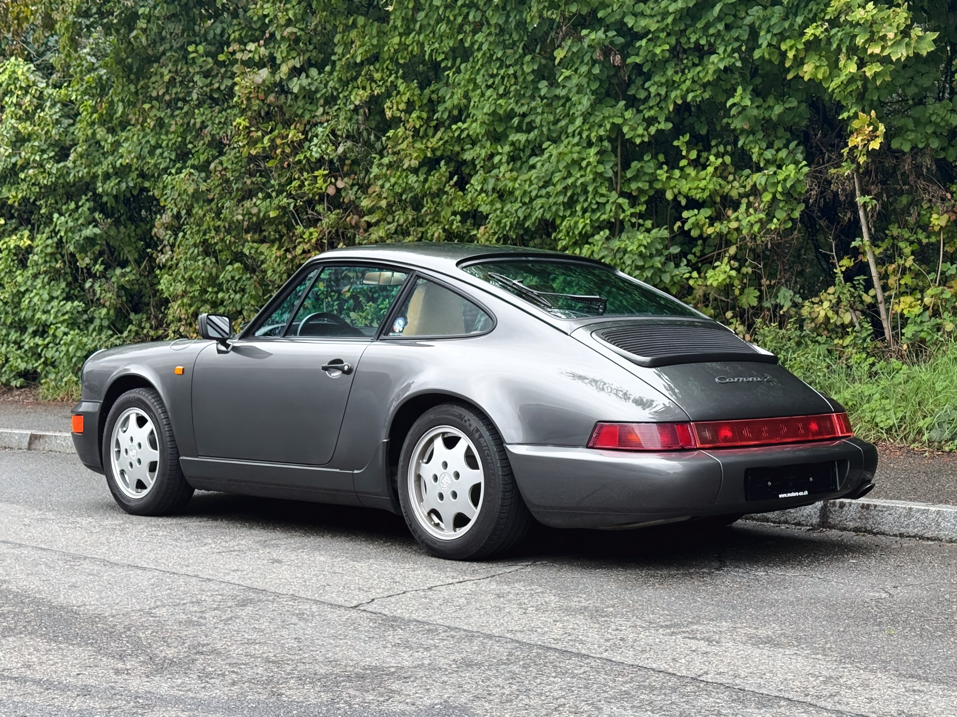 PORSCHE 911 Carrera 2 - 3