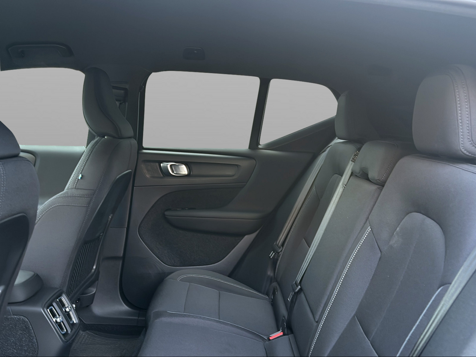 VOLVO XC40 Recharge P6 Plus FWD - 16
