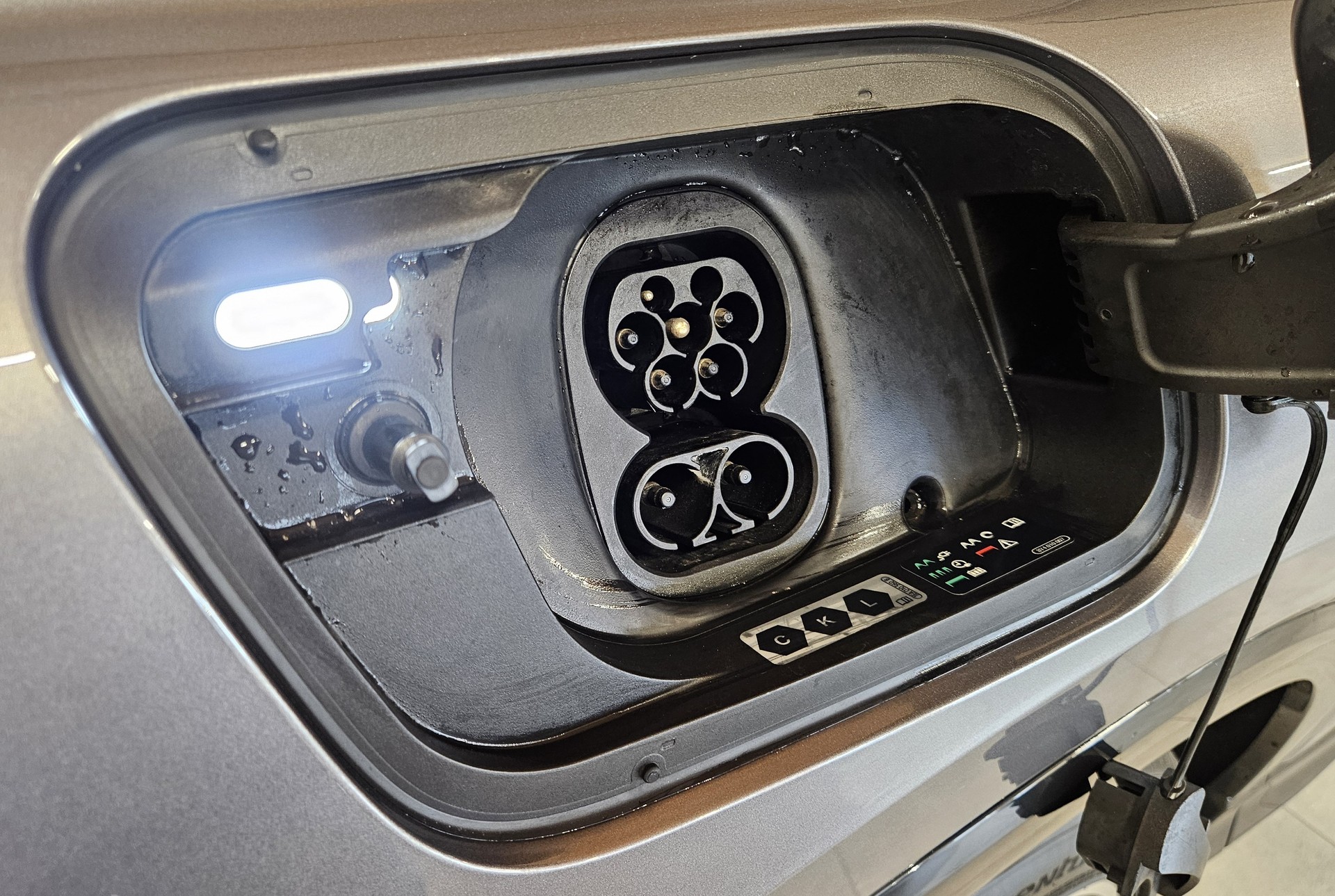 AUDI Q4 Sportback e-tron 55 quattro S-Line Modell 2025 - 9