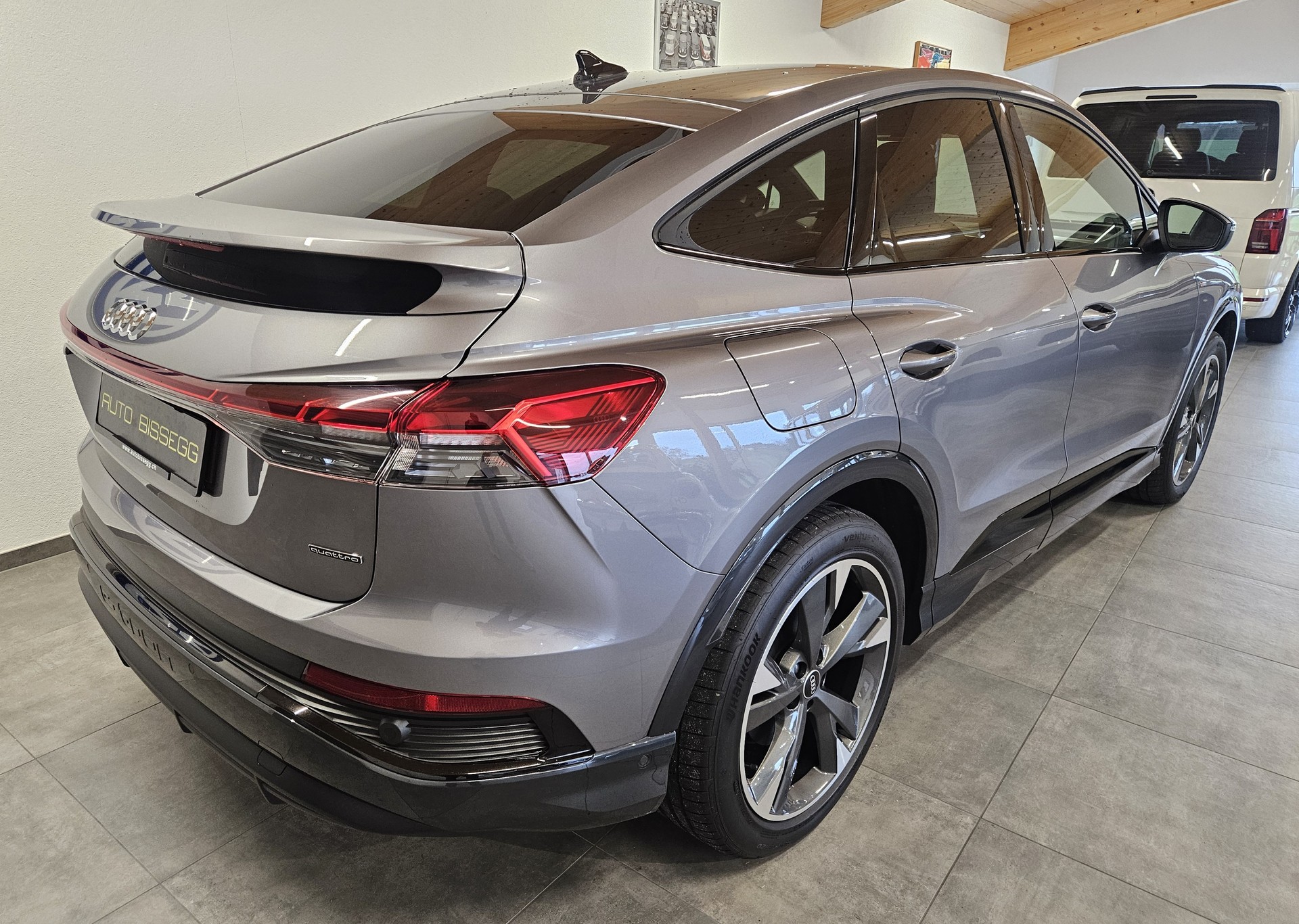 AUDI Q4 Sportback e-tron 55 quattro S-Line Modell 2025 - 8