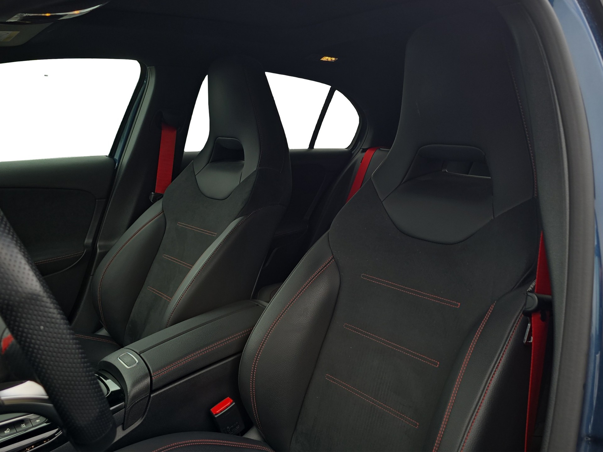 MERCEDES-BENZ A 35 AMG 4Matic Speedshift - 8