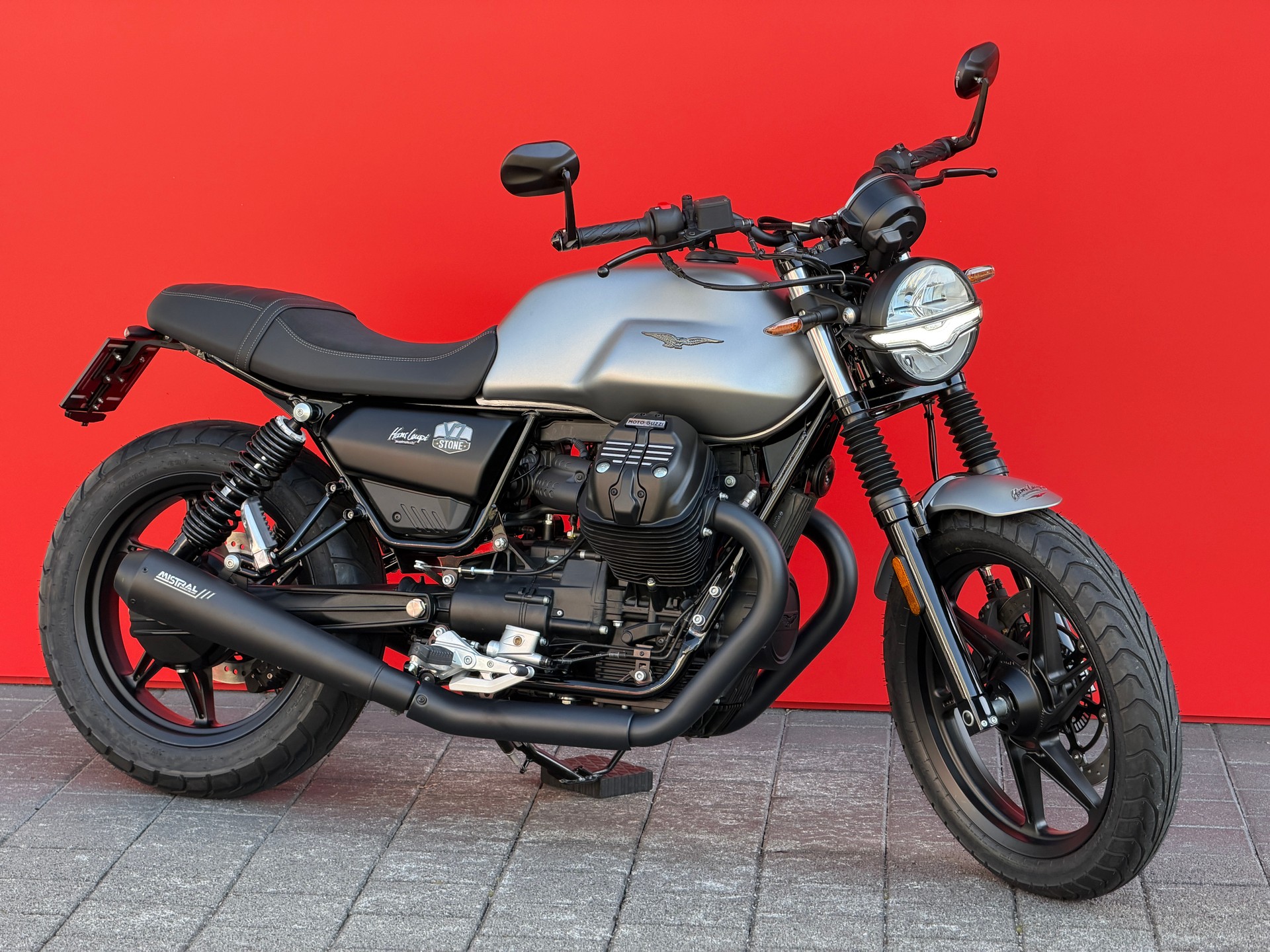 MOTO GUZZI V7 IV 850 Stone (35kW) '' Edizione Mistral '' - 1