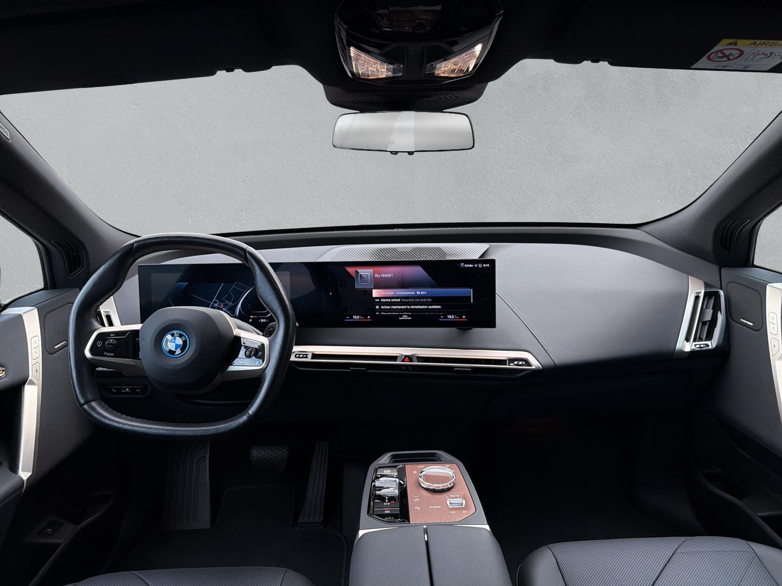 BMW iX xDrive40 M Sport Pro (CH) ** Action de Leasing à 0.9% ** 📍 - 17