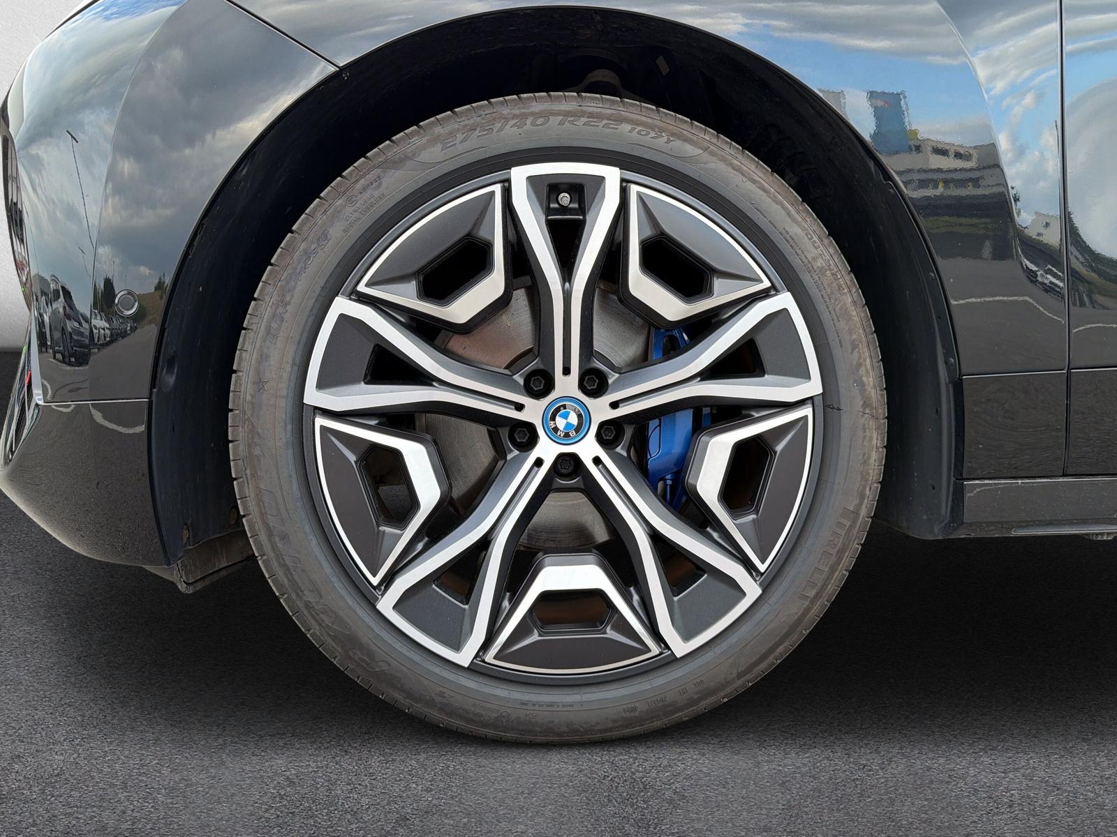 BMW iX xDrive40 M Sport Pro (CH) ** Action de Leasing à 0.9% ** 📍 - 10