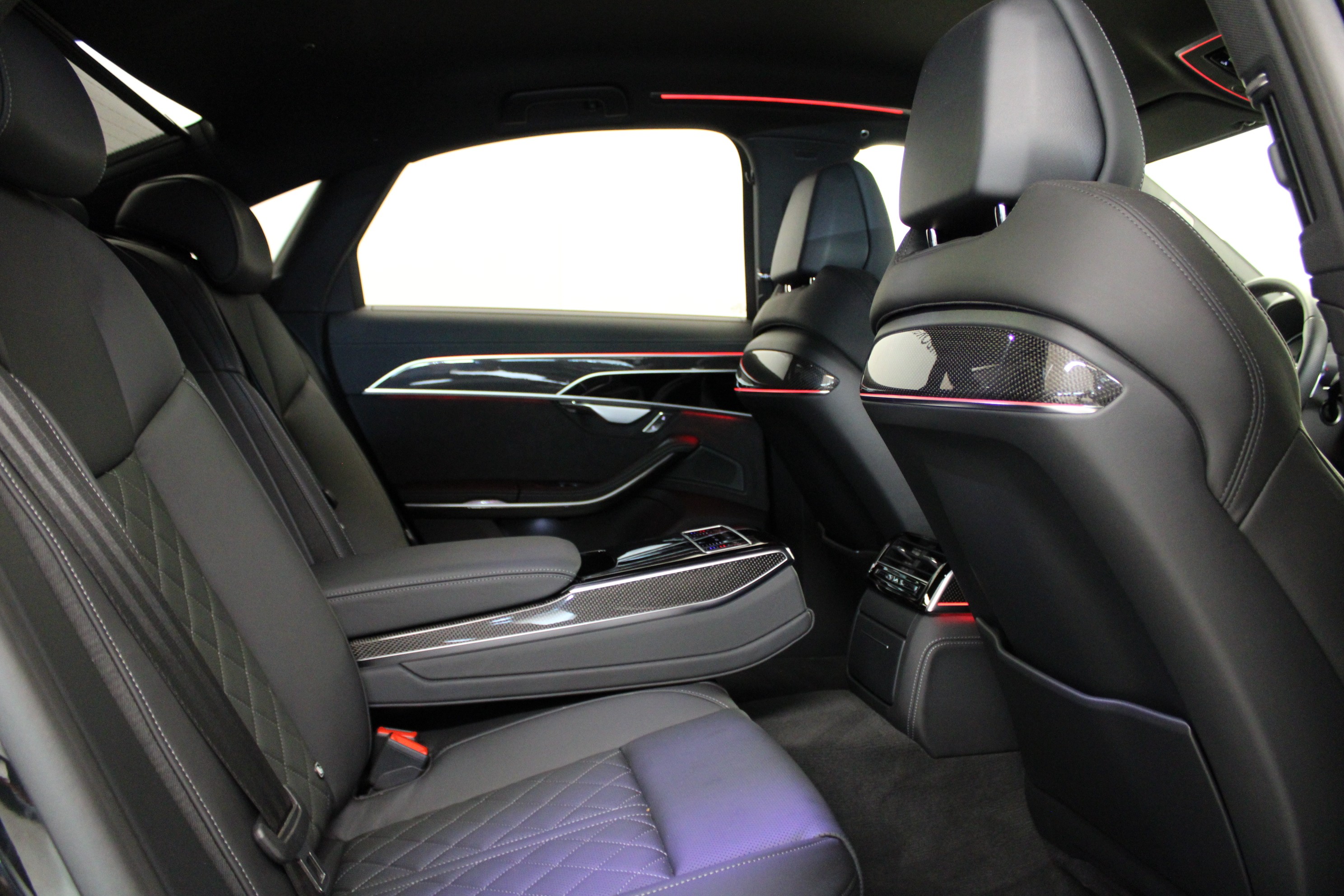 S8 TFSI quattro tiptronic thumbnail n°7