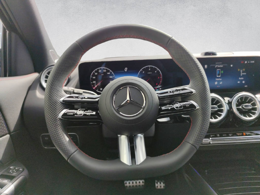 MERCEDES-BENZ GLA 220 d AMG Line 4Matic Swiss Star - 12