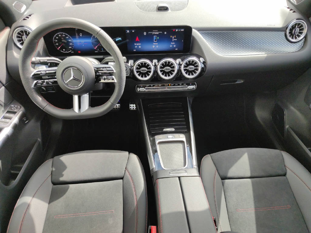 MERCEDES-BENZ GLA 220 d AMG Line 4Matic Swiss Star - 14