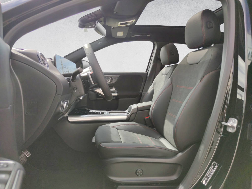 MERCEDES-BENZ GLA 220 d AMG Line 4Matic Swiss Star - 10